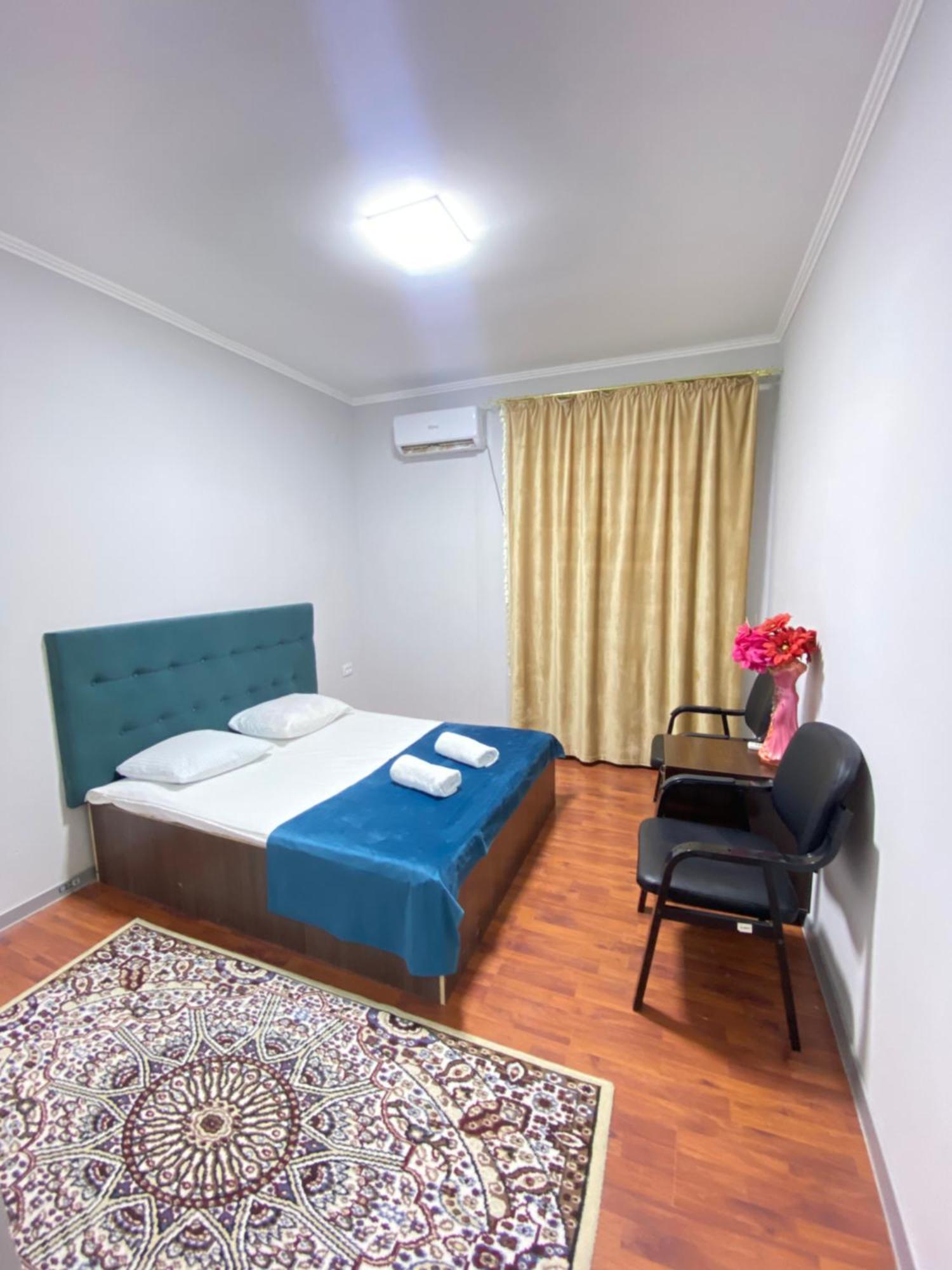 Vista 1 Hotel Turkistan Bagian luar foto